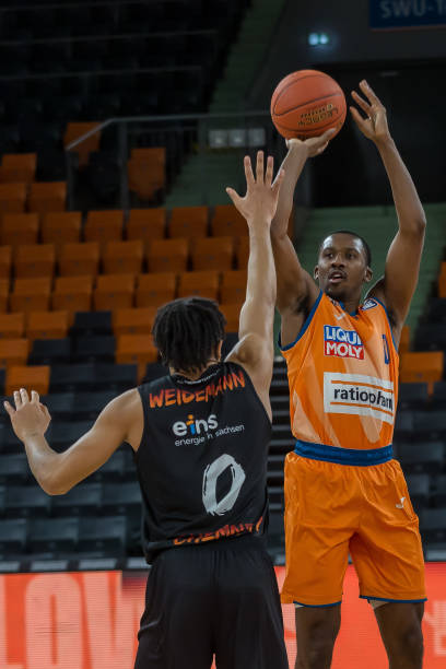 锋线如虎添 锋线如虎添