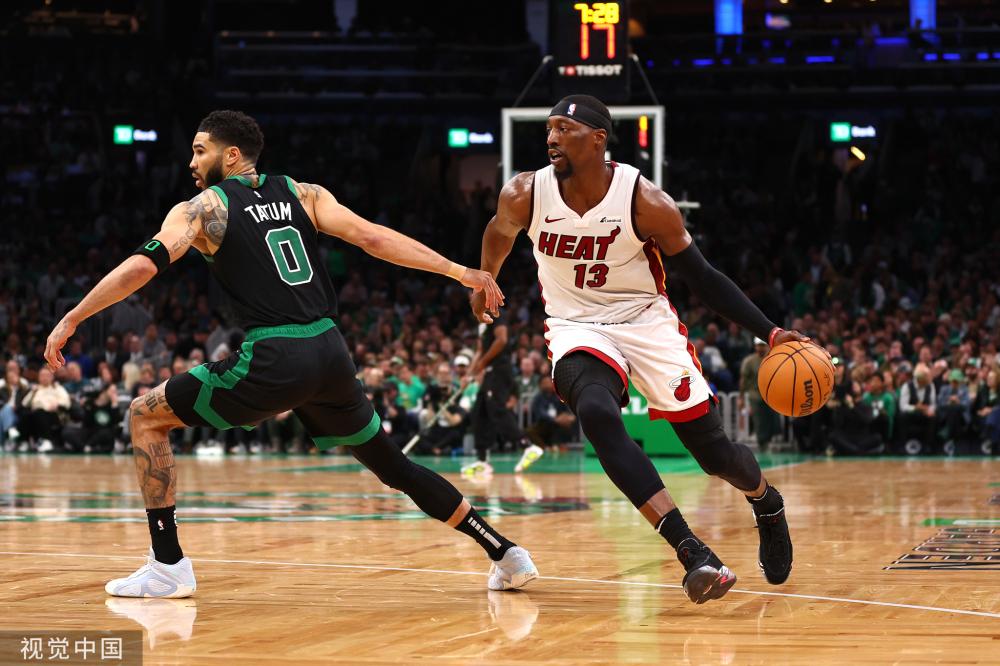 同时他在防 同时他在防